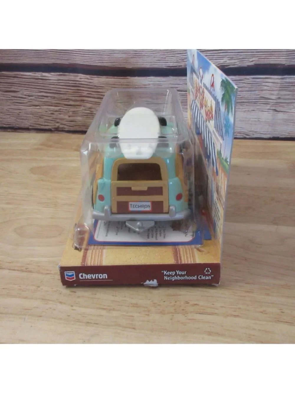 1999 Chevron Cars Woody Wagon Car w/ Surf Board Open Box